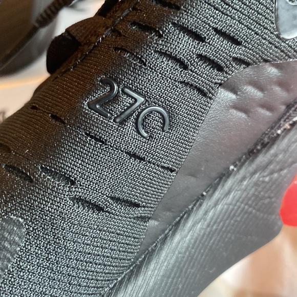 Air Max 270 boys 6/wmn 7.5 like new - Picture 9 of 10